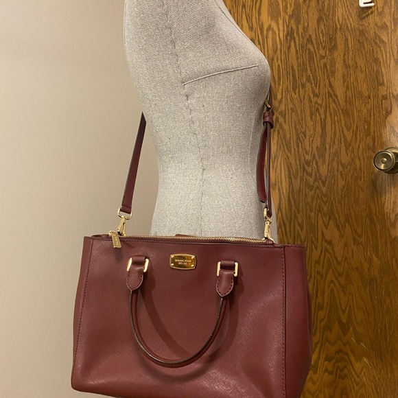 Michael Kors Crossbody - Picture 9 of 10